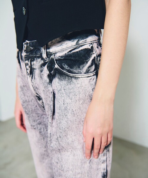 GRACE CONTINENTAL（グレースコンチネンタル）の「タイダイコクーンデニムパンツ（デニムパンツ・レディース・ピンク・38/36）」の6枚目の写真