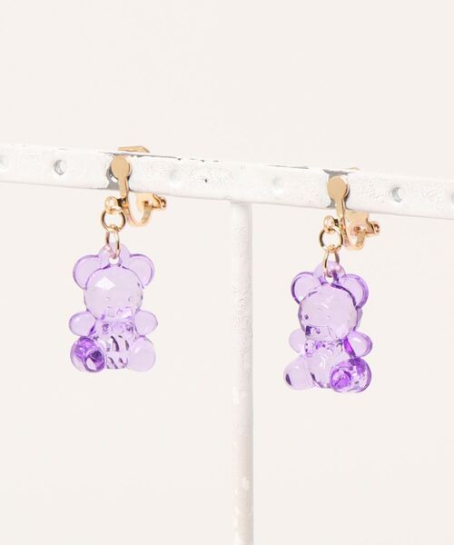 tone（トーン）の「【charme by pimo 】くま　イヤリング　キッズアクセサリー(MA)（イヤリング・レディース・イエロー/グリーン/ブルー/グリーン系その他2/パープル/イエロー系その他2/オレンジ系その他2/オレンジ/ピンク/ブルー系その他2/グリーン系その他/ピンク系その他2/パープル系その他2/ピンク系3・FREE）」の6枚目の写真