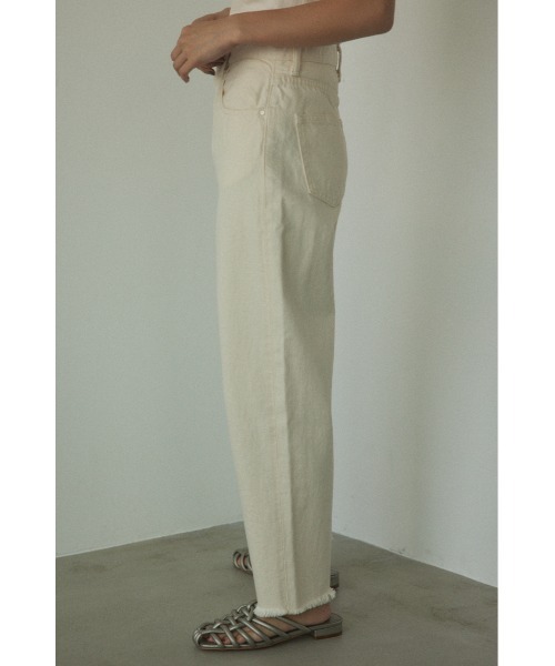 BLACK BY MOUSSY（ブラックバイマウジー）の「CAW white denim（カウホワイトデニム）（デニムパンツ・レディース・ホワイト・25inch/24inch/23inch/26inch）」の4枚目の写真