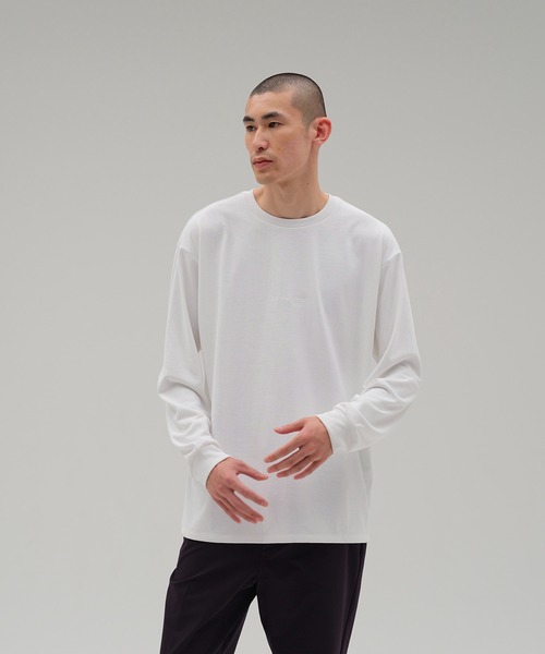 NEW BALANCE(ニューバランス)の「MET24 Basic Logo Long Sleeve Tee(Tシャツ/カットソー・メンズ・ブラック/ホワイト・XX-LARGE/X-LARGE/LARGE/MEDIUM/SMALL)」の2枚目の写真