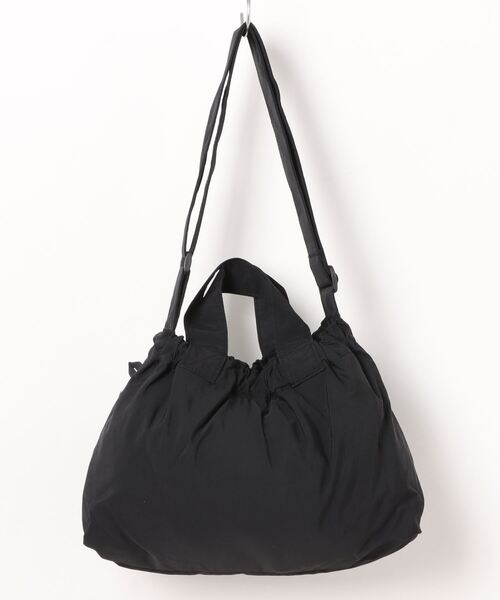 and it_（アンドイット）の「ドローストリングショルダー（ショルダーバッグ・レディース・アイボリー/ブルー/グリーン/パープル/イエロー/ブラック・FREE）」の9枚目の写真