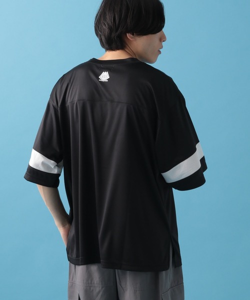 PBLIM(ページボーイリム)の「PBLIM/ユニフォームVネックT(Tシャツ/カットソー・レディース・ブラック/レッド・SMALL/MEDIUM)」の11枚目の写真