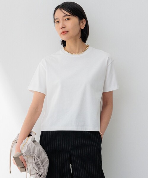 23区(ニジュウサンク)の「【洗える】スビンギザ クロップド Tシャツ(Tシャツ/カットソー・レディース・ホワイト系/カーキ系/ブラック系・38)」の1枚目の写真
