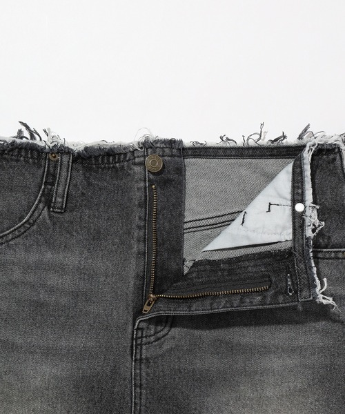 X-girl（エックスガール）の「RIPPED DENIM SKIRT（デニムスカート・レディース・ブラック/ライトインディゴブルー・S/M）」の15枚目の写真