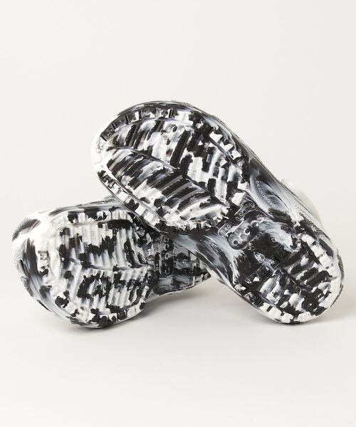 crocs（クロックス）の「クロックス crocs クロッグサンダル（サンダル・メンズ・ホワイト×ブラック・22.0cm/23.0cm/24.0cm/25.0cm/26.0cm/27.0cm/28.0cm/29.0cm）」の3枚目の写真