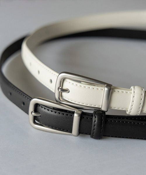 me+em select(ミームセレクト)の「【 メンズ・レディース兼用 】 マットスクエアバッグルフェイクレザーベルト /matte square buckle fake leather belt(ベルト・レディース・アイボリー/ブラック・FREE)」の7枚目の写真