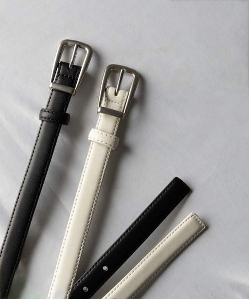 me+em select(ミームセレクト)の「【 メンズ・レディース兼用 】 マットスクエアバッグルフェイクレザーベルト /matte square buckle fake leather belt(ベルト・レディース・アイボリー/ブラック・FREE)」の5枚目の写真