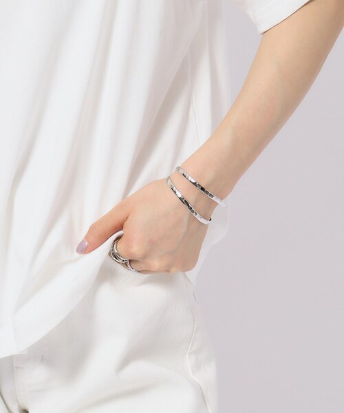 SHOO・LA・RUE（シューラルー）の「◆たたきメタルバングル（ブレスレット・レディース・ゴールド/シルバー・00）」の3枚目の写真