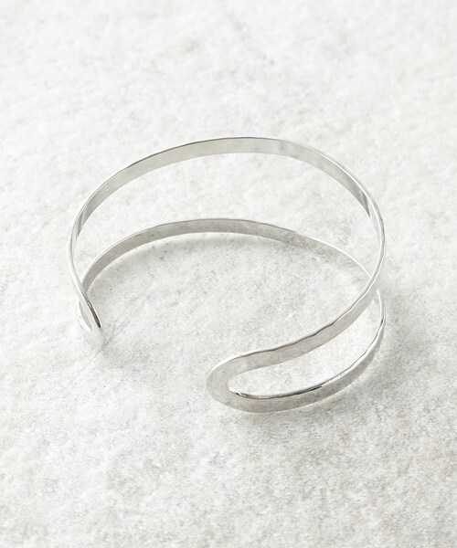 SHOO・LA・RUE（シューラルー）の「◆たたきメタルバングル（ブレスレット・レディース・ゴールド/シルバー・00）」の5枚目の写真