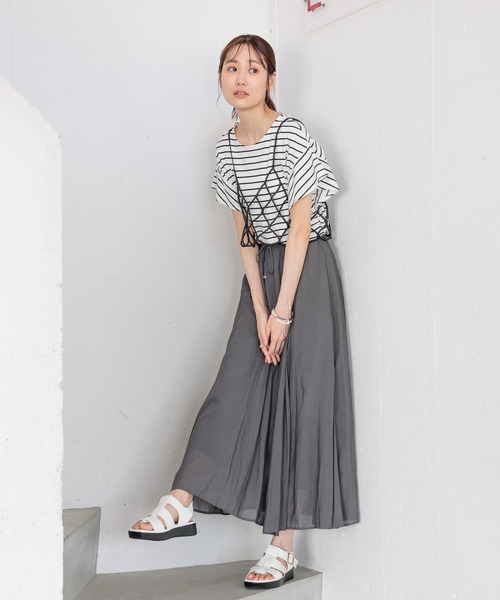 GLOBAL WORK(グローバルワーク)の「快適袖フリル2WAYプルオーバー/987171(Tシャツ/カットソー・レディース・ライトグレー/ブラック/ブラック×ホワイト/ホワイト×ブラック/グレイッシュブルー・LARGE/MEDIUM)」の8枚目の写真
