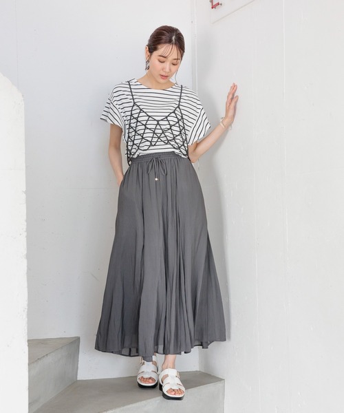 GLOBAL WORK(グローバルワーク)の「快適袖フリル2WAYプルオーバー/987171(Tシャツ/カットソー・レディース・ライトグレー/ブラック/ブラック×ホワイト/ホワイト×ブラック/グレイッシュブルー・LARGE/MEDIUM)」の7枚目の写真