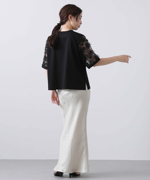 Gready Brilliant（グレディブリリアン）の「３Ｄフラワーベルスリーブカットソー（Tシャツ/カットソー・レディース・オフホワイト/ブラック・38）」の12枚目の写真