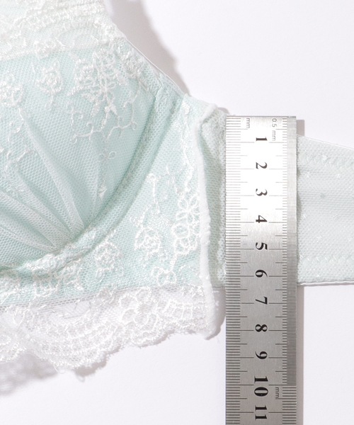 Lace Ladies（レースレディース）の「フロントレースアップ 花柄 刺繍ノンワイヤー ブラ&ショーツ セット（ブラ&ショーツ・レディース・ブラック/アイボリー/ブルー・70/75/80/85）」の18枚目の写真