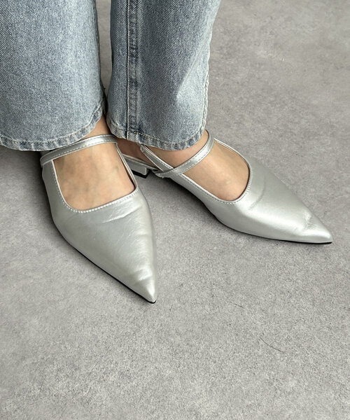 Thevon（ゼボン）の「ストラップミュール（パンプス・レディース・シルバー/ブラック・M/L）」の11枚目の写真