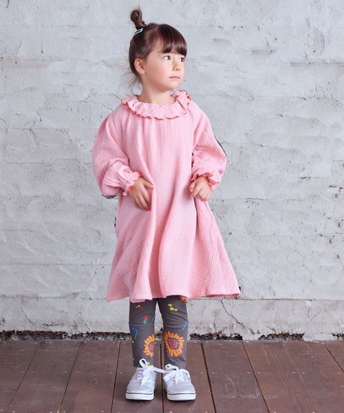 CALMIA（カルミア）の「Wガーゼフリルカラーロングスリーブワンピース（ワンピース・キッズ・ベージュ/チャコール/ピンク・100/150/140/110/90/80/130/120）」の10枚目の写真