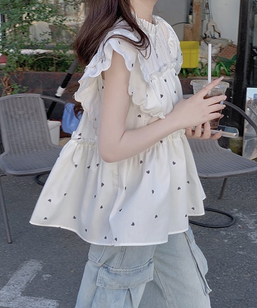gossip!ロサンゼルス(ゴシップロサンゼルス)の「ハートスカラップ肩フリルブラウス(シャツ/ブラウス・レディース・オフホワイト・FREE)」の2枚目の写真