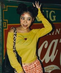 AINA -ラインストーンオフショルロンTシャツ