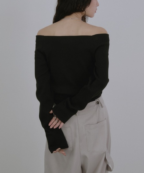 Aunt Marie's(アントマリーズ)の「カップ付きオフショルリブトップス/カットソー(Tシャツ/カットソー・レディース・チャコールグレー/グレー/ブラック/ブラウン/ホワイト・FREE)」の9枚目の写真