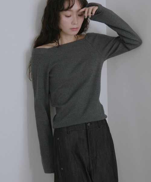 Aunt Marie's(アントマリーズ)の「カップ付きオフショルリブトップス/カットソー(Tシャツ/カットソー・レディース・チャコールグレー/グレー/ブラック/ブラウン/ホワイト・FREE)」の13枚目の写真