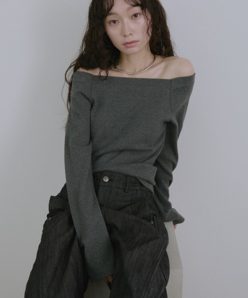 Aunt Marie's(アントマリーズ)の「カップ付きオフショルリブトップス/カットソー(Tシャツ/カットソー・レディース・チャコールグレー/グレー/ブラック/ブラウン/ホワイト・FREE)」の12枚目の写真