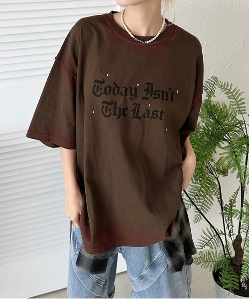 d.i.a.系背中クラッシュ金箔プリントスカルアシメオフショルギャルTシャツ スプレー風プリントラインストーンTEE（Tシャツ/カットソー