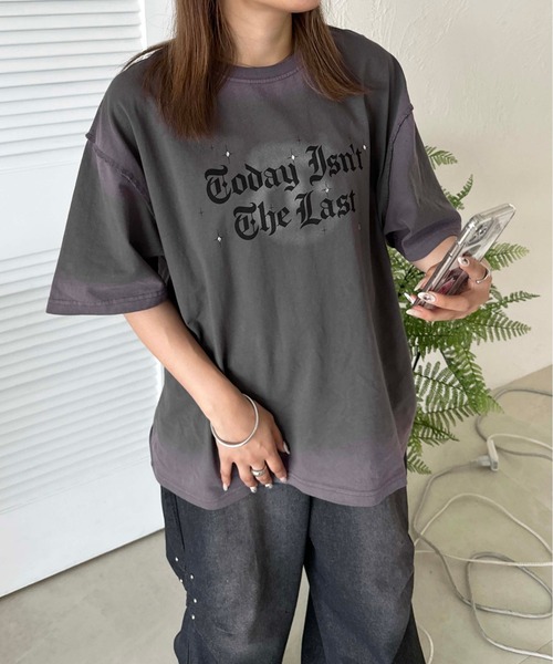 sedacle(セダクル)の「スプレー風プリントラインストーンTEE(Tシャツ/カットソー・メンズ・アイボリー/ブラウン/ブラック・SMALL/MEDIUM/LARGE)」の2枚目の写真