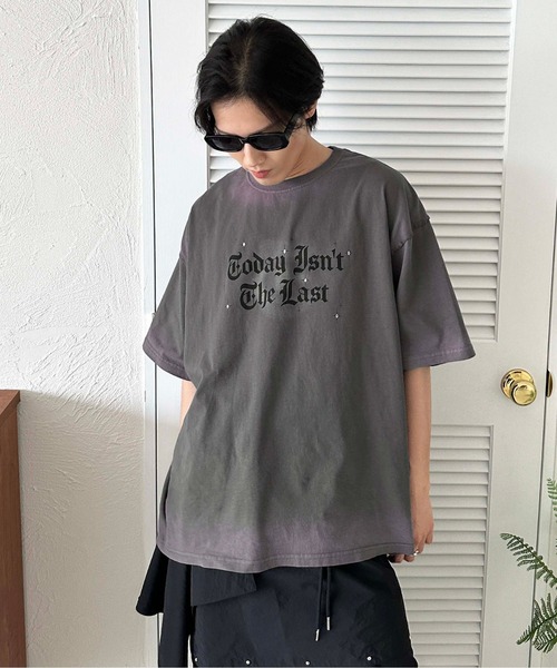 追跡便【 】リラックススプレープリントTシャツ 2色 ワンポイント刺繍 Tシャツ（スプレーアート） / PlayStation