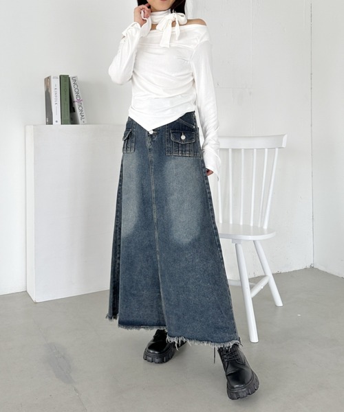 CLEA(クレア)の「チョーカー付きドレープオフショルダートップス(Tシャツ/カットソー・レディース・ホワイト/ブラック・FREE)」の5枚目の写真