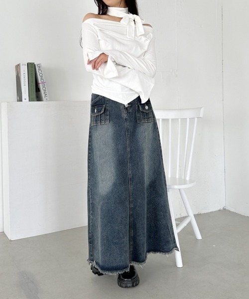 CLEA(クレア)の「チョーカー付きドレープオフショルダートップス(Tシャツ/カットソー・レディース・ホワイト/ブラック・FREE)」の6枚目の写真