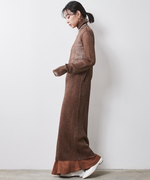 CHIC STYLE(シックスタイル)の「ニットロングワンピース <大きいサイズ有>シックスタイル (ワンピース・レディース・ブラウン/ブラック・M/L/LL/3L/4L/5L)」の3枚目の写真