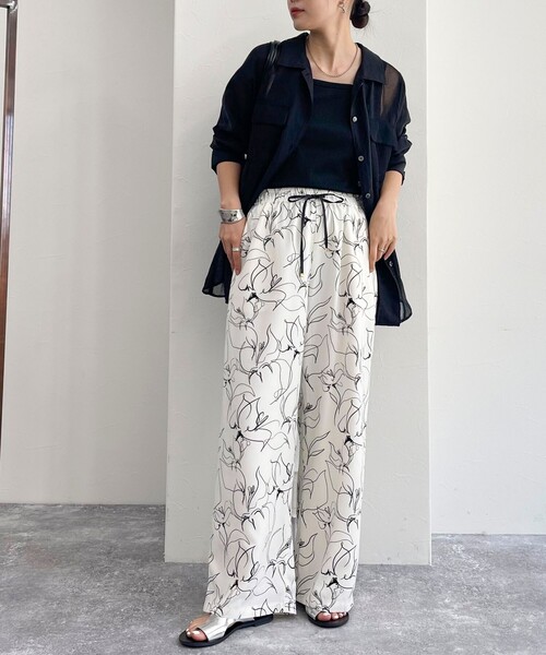 fredy emue（フレディエミュ）の「ラインアートイージーパンツ（その他パンツ・レディース・ホワイト系その他/ブラック系その他・36/38）」の6枚目の写真