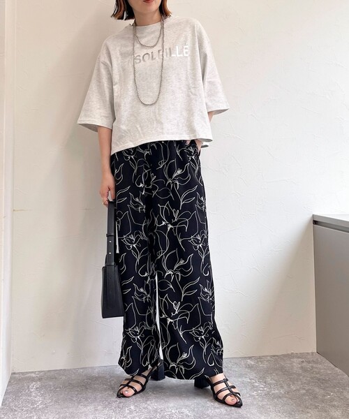 fredy emue（フレディエミュ）の「ラインアートイージーパンツ（その他パンツ・レディース・ホワイト系その他/ブラック系その他・36/38）」の21枚目の写真