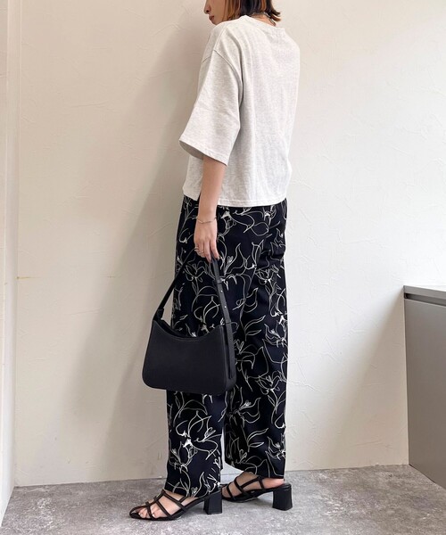 fredy emue（フレディエミュ）の「ラインアートイージーパンツ（その他パンツ・レディース・ホワイト系その他/ブラック系その他・36/38）」の20枚目の写真