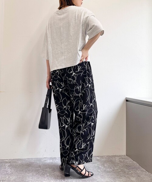 fredy emue（フレディエミュ）の「ラインアートイージーパンツ（その他パンツ・レディース・ホワイト系その他/ブラック系その他・36/38）」の19枚目の写真