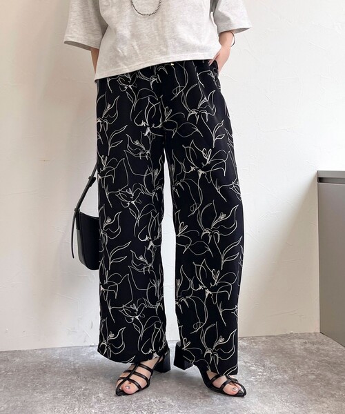 fredy emue（フレディエミュ）の「ラインアートイージーパンツ（その他パンツ・レディース・ホワイト系その他/ブラック系その他・36/38）」の17枚目の写真