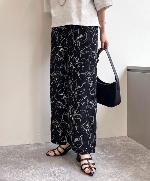 fredy emue（フレディエミュ）の「ラインアートイージーパンツ（その他パンツ・レディース・ホワイト系その他/ブラック系その他・36/38）」の15枚目の写真