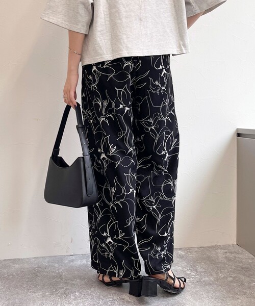 fredy emue（フレディエミュ）の「ラインアートイージーパンツ（その他パンツ・レディース・ホワイト系その他/ブラック系その他・36/38）」の14枚目の写真