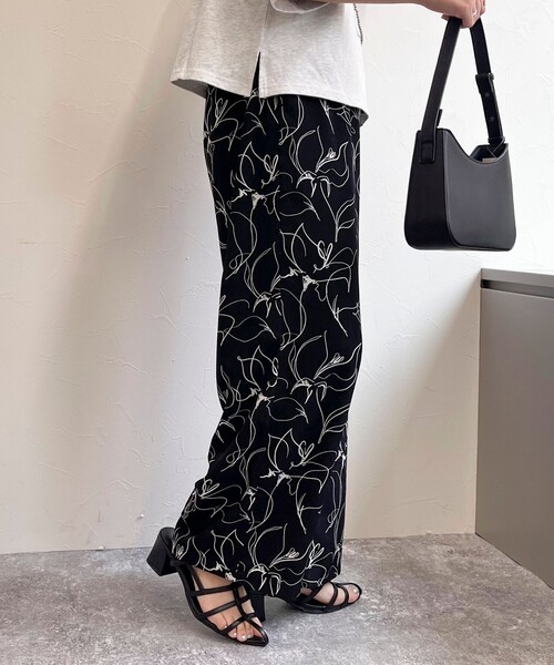 fredy emue（フレディエミュ）の「ラインアートイージーパンツ（その他パンツ・レディース・ホワイト系その他/ブラック系その他・36/38）」の13枚目の写真