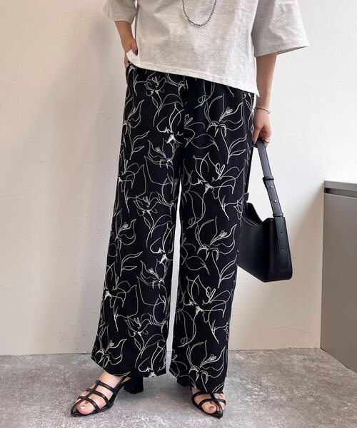 fredy emue（フレディエミュ）の「ラインアートイージーパンツ（その他パンツ・レディース・ホワイト系その他/ブラック系その他・36/38）」の12枚目の写真