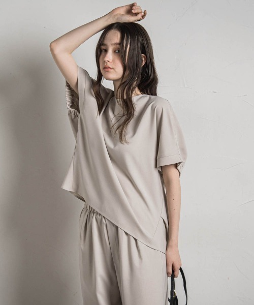 MAYSON GREY(メイソングレイ)の「ウェザーストレッチバックギャザードルマンブラウス≪洗濯機で洗える≫(シャツ/ブラウス・レディース・ベージュ/ブラウン/ブラック・M)」の18枚目の写真