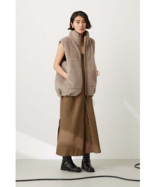 crie conforto（クリーコンフォルト）の「ボアドッキングベスト / 羽織り / アウター / 冬服（ベスト・レディース・ブラウン/アイボリー/グレイッシュベージュ・FREE）」の10枚目の写真