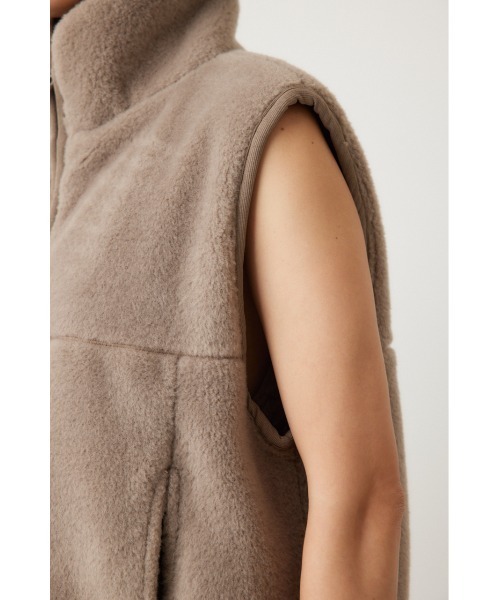 crie conforto（クリーコンフォルト）の「ボアドッキングベスト / 羽織り / アウター / 冬服（ベスト・レディース・ブラウン/アイボリー/グレイッシュベージュ・FREE）」の15枚目の写真