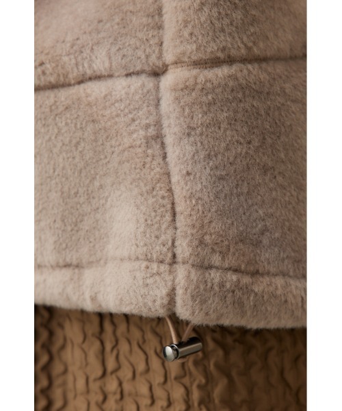 crie conforto（クリーコンフォルト）の「ボアドッキングベスト / 羽織り / アウター / 冬服（ベスト・レディース・ブラウン/アイボリー/グレイッシュベージュ・FREE）」の16枚目の写真