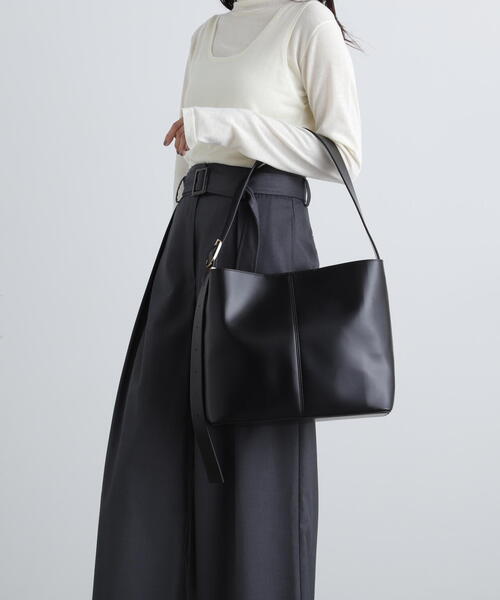 N.（N. Natural Beauty Basic）（エヌエヌナチュラルビューティーベーシック）の「◆Ａ４トートバッグ（トートバッグ・レディース・ベージュ/ブラック・ﾌﾘ-）」の4枚目の写真
