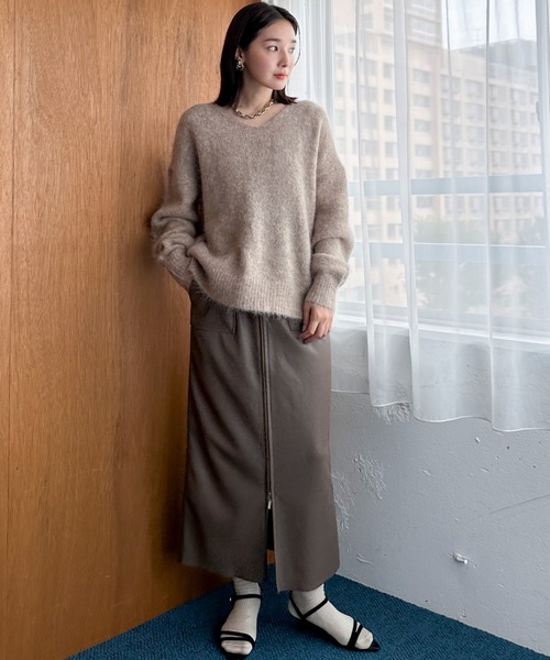 Doux archives（ドゥアルシーヴ）の「アルパカウールＶネックニット（ニット/セーター・レディース・ピンク/ベージュ/グレー/アイボリー・38）」の5枚目の写真