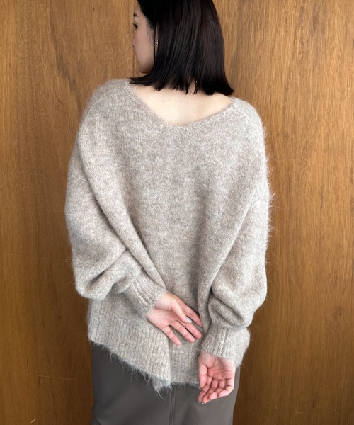 Doux archives（ドゥアルシーヴ）の「アルパカウールＶネックニット（ニット/セーター・レディース・ピンク/ベージュ/グレー/アイボリー・38）」の15枚目の写真