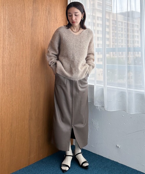 Doux archives（ドゥアルシーヴ）の「アルパカウールＶネックニット（ニット/セーター・レディース・ピンク/ベージュ/グレー/アイボリー・38）」の8枚目の写真