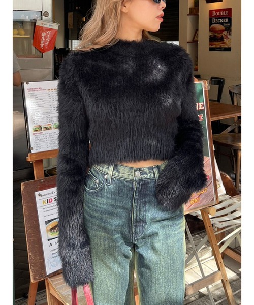 EVRIS(エヴリス)の「【クロップド丈】フェザーヤーンコンパクトニットトップス(ニット/セーター・レディース・ホワイト/ピンク/ブラック/グレー・FREE)」の3枚目の写真