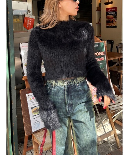 EVRIS(エヴリス)の「【クロップド丈】フェザーヤーンコンパクトニットトップス(ニット/セーター・レディース・ホワイト/ピンク/ブラック/グレー・FREE)」の6枚目の写真