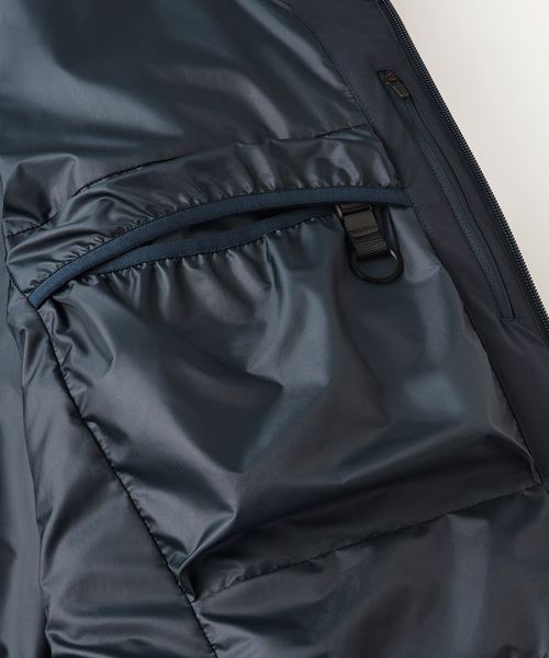 DESCENTE（デサント）の「【DESCENTE ALLTERRAIN】 水沢ダウンOVERSIZED JACKET MOUNTAINEER DAMYGK32U（ダウンジャケット/コート・レディース・ブラック・SMALL/MEDIUM）」の17枚目の写真